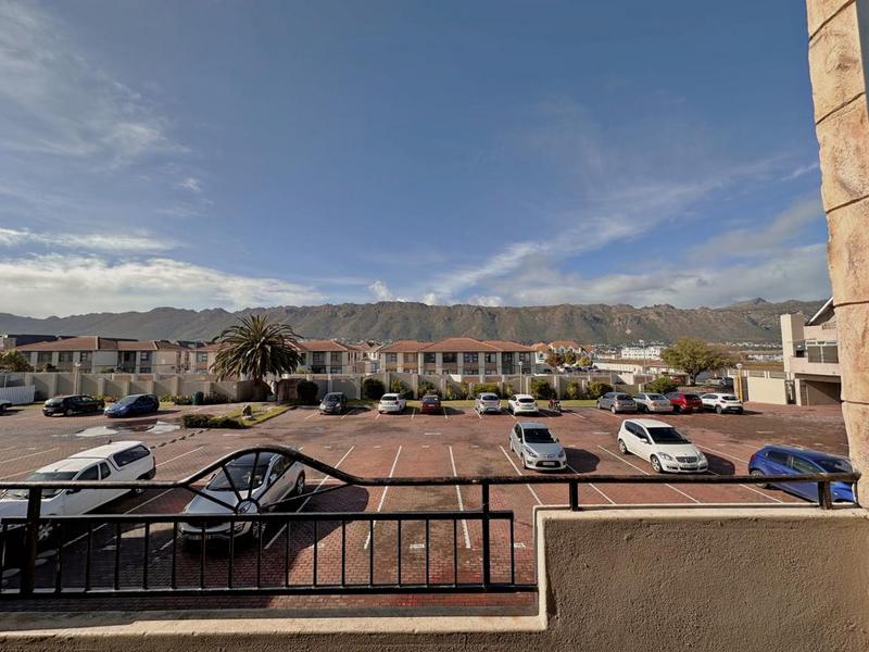 2 Bedroom Property for Sale in Whispering Pines Western Cape